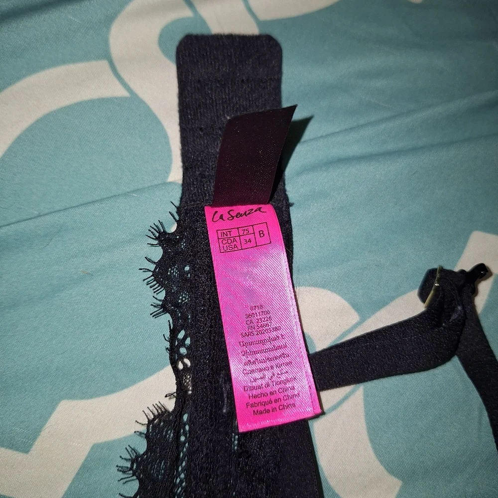 Hello Sugar Lace Bra in Black and Red - Picture 3 of 4